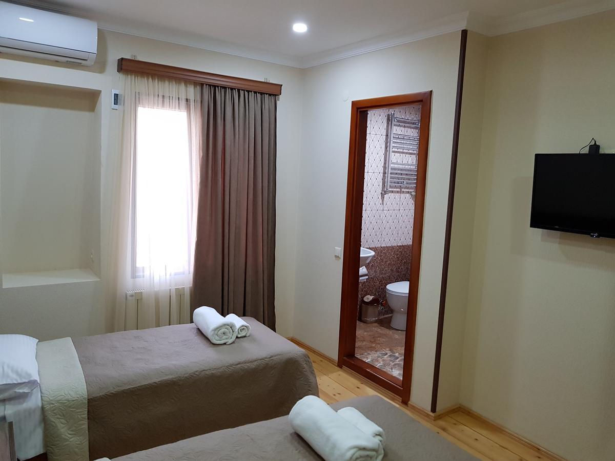 Hotel Villa Кутаиси Екстериор снимка